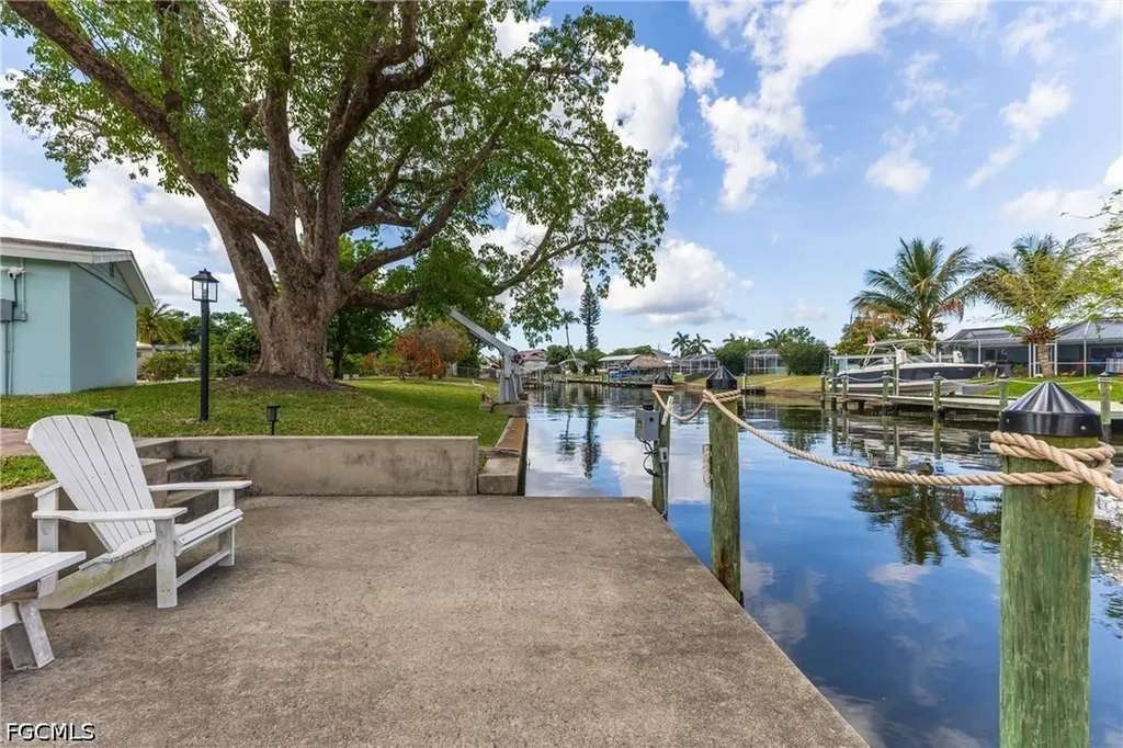 5326 Nautilus Drive Cape Coral FL 33904