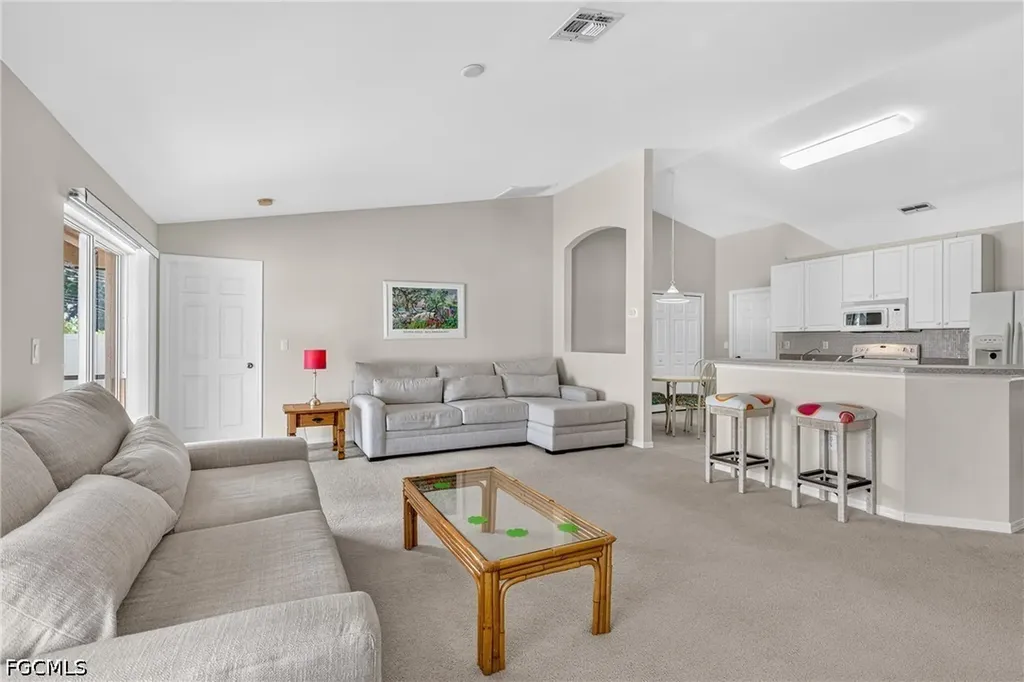 317 NE 9th Terrace Cape Coral FL 33909