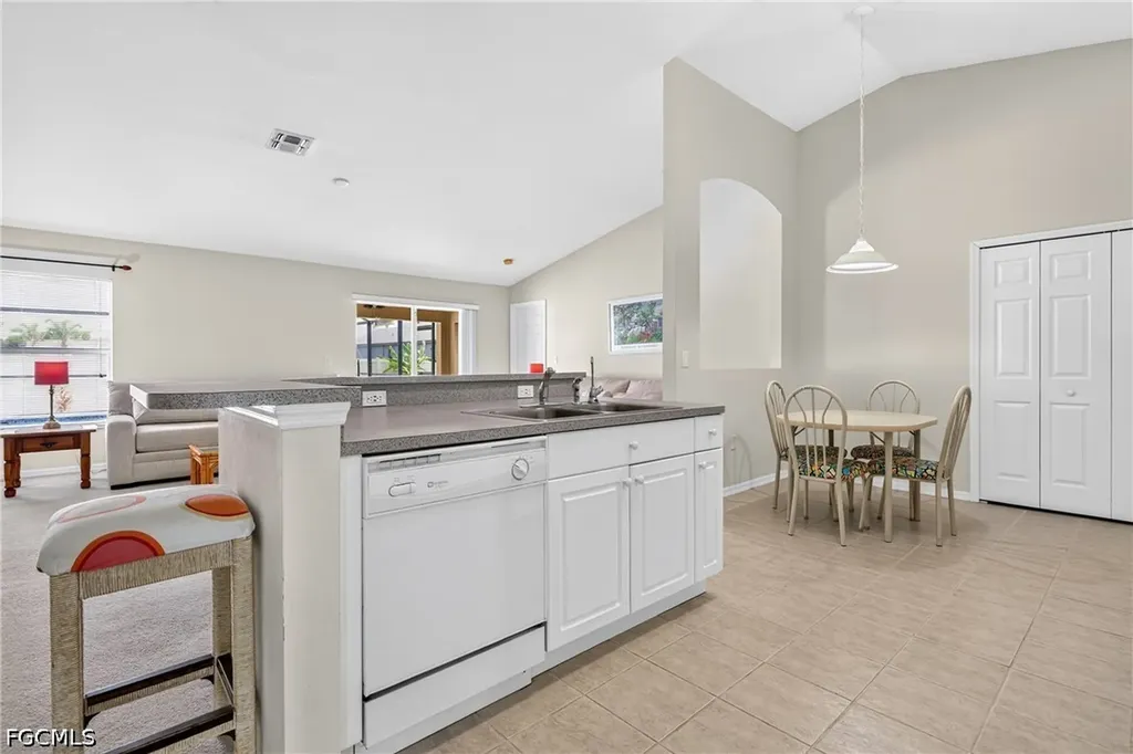 317 NE 9th Terrace Cape Coral FL 33909