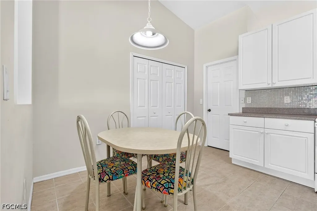 317 NE 9th Terrace Cape Coral FL 33909