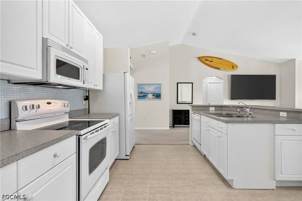 317 NE 9th Terrace Cape Coral FL 33909