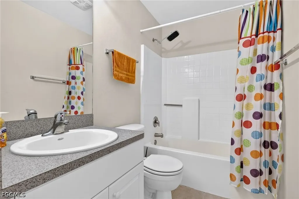 317 NE 9th Terrace Cape Coral FL 33909