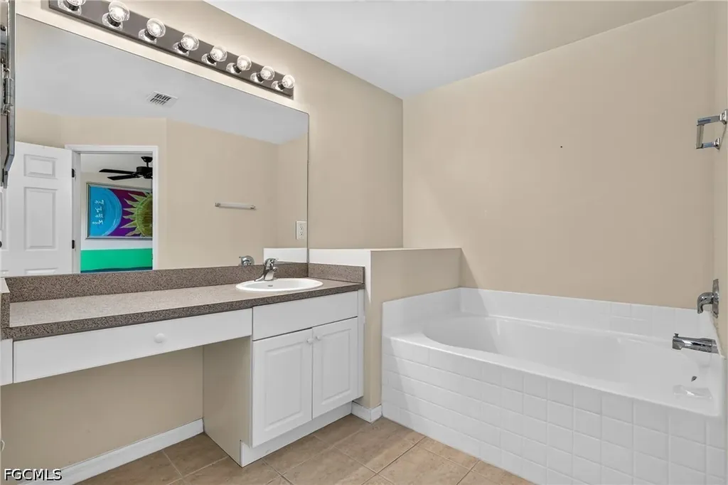 317 NE 9th Terrace Cape Coral FL 33909