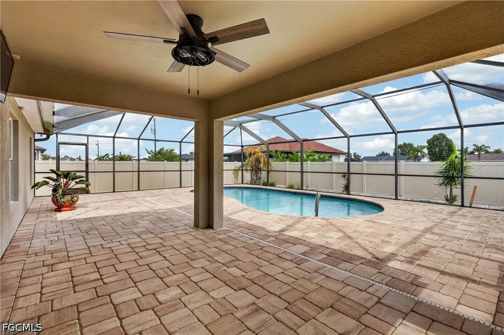 317 NE 9th Terrace Cape Coral FL 33909