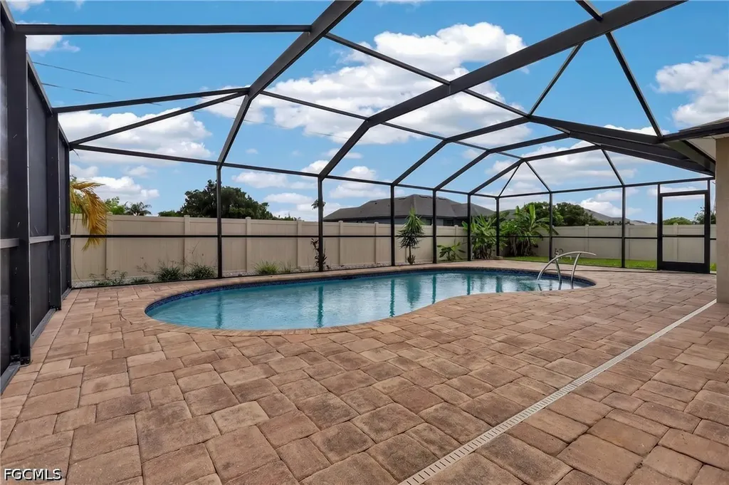 317 NE 9th Terrace Cape Coral FL 33909