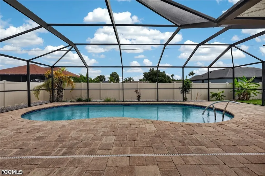317 NE 9th Terrace Cape Coral FL 33909