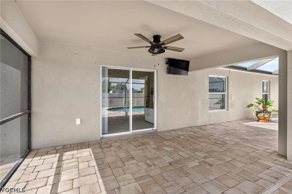 317 NE 9th Terrace Cape Coral FL 33909
