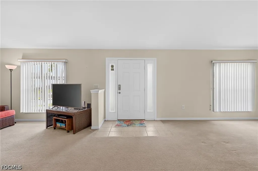 317 NE 9th Terrace Cape Coral FL 33909