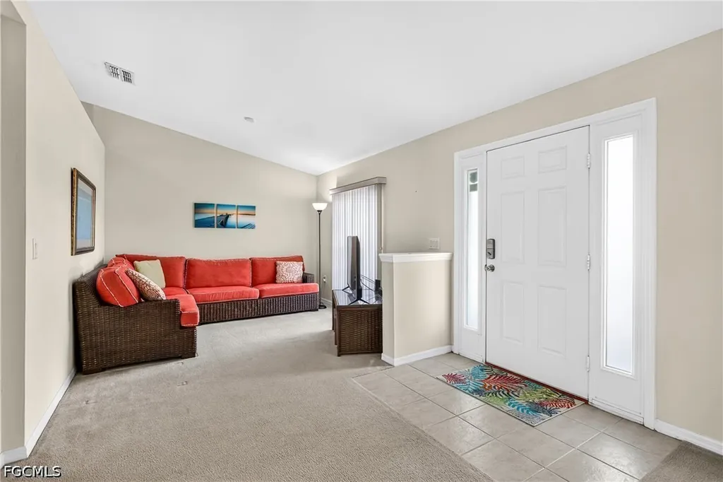 317 NE 9th Terrace Cape Coral FL 33909