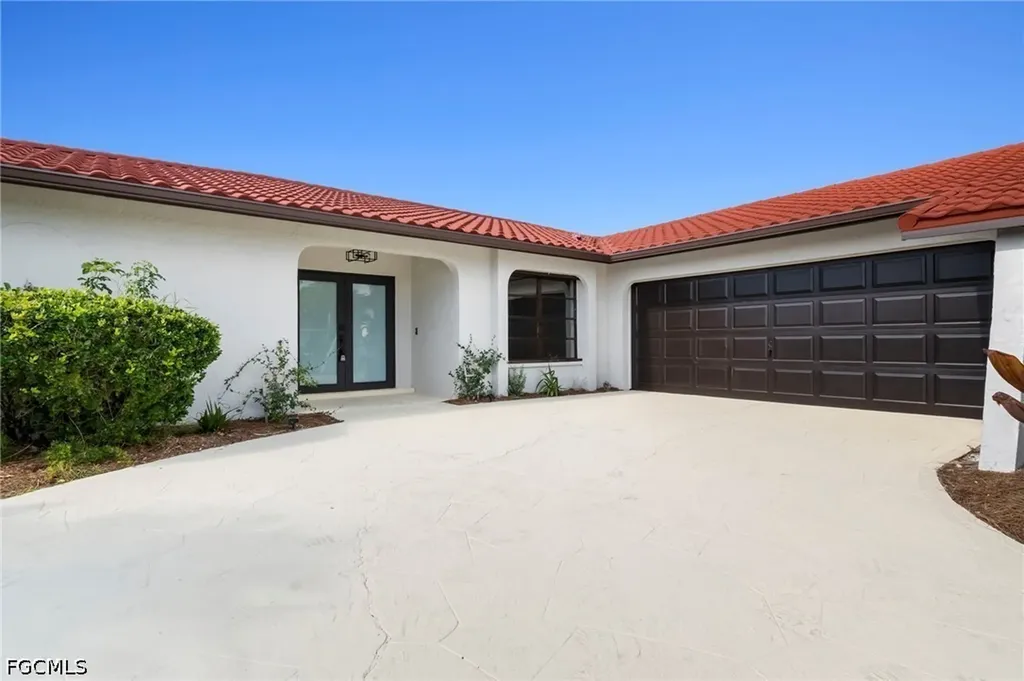 920 SE 16th Terrace Cape Coral FL 33990