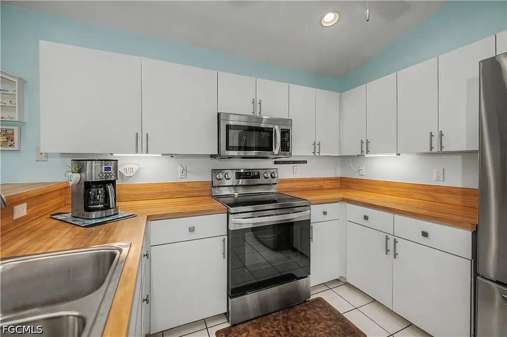 17751 Pineapple Palm Court North Fort Myers FL 33917