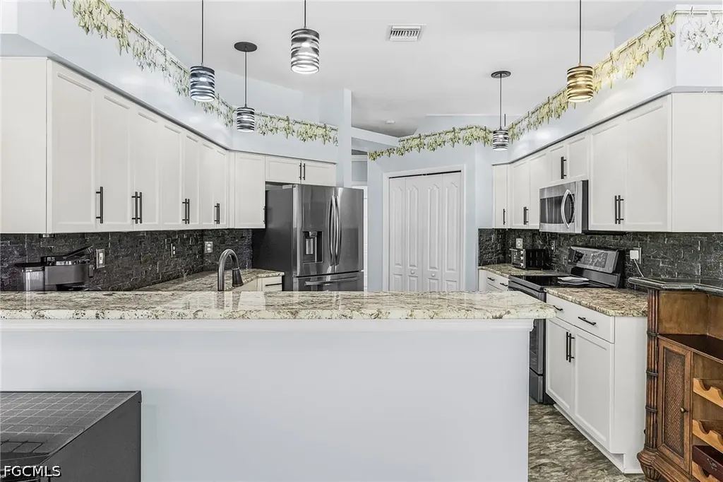 9237 Lanthorn Way Estero FL 33928