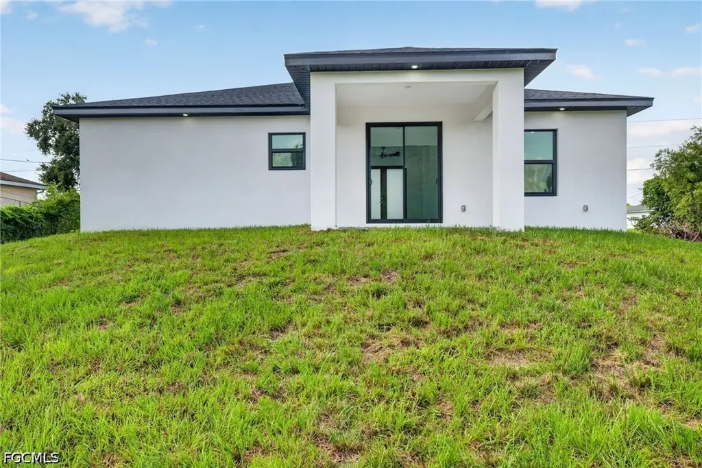 3814 34th Street SW Lehigh Acres FL 33976
