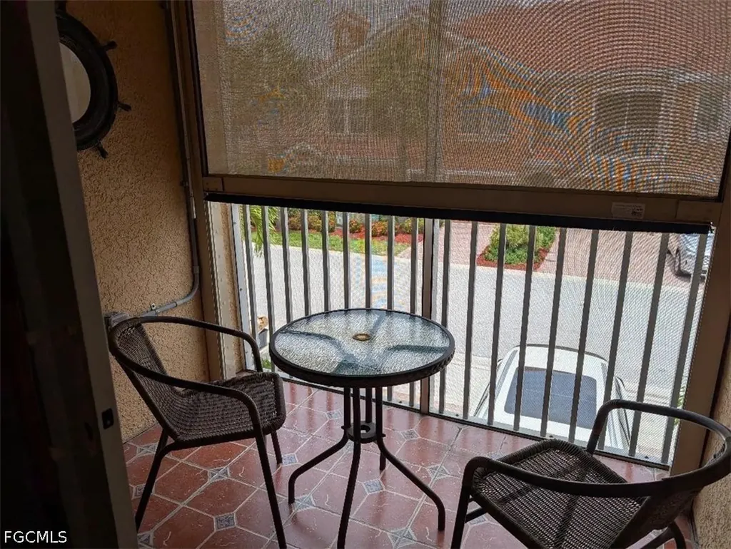 1813 Concordia Lake Circle Cape Coral FL 33909