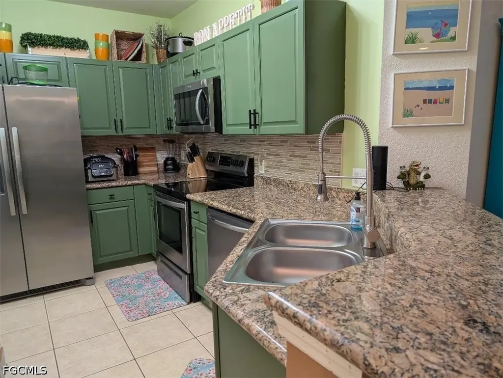 1813 Concordia Lake Circle Cape Coral FL 33909