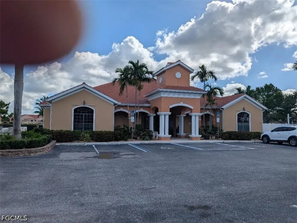 1813 Concordia Lake Circle Cape Coral FL 33909