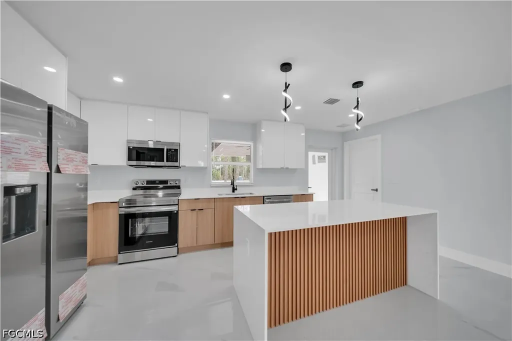 201 Homewood Avenue S Lehigh Acres FL 33974