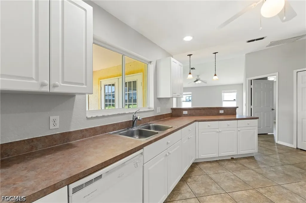 2021 NW Juanita Place Cape Coral FL 33993