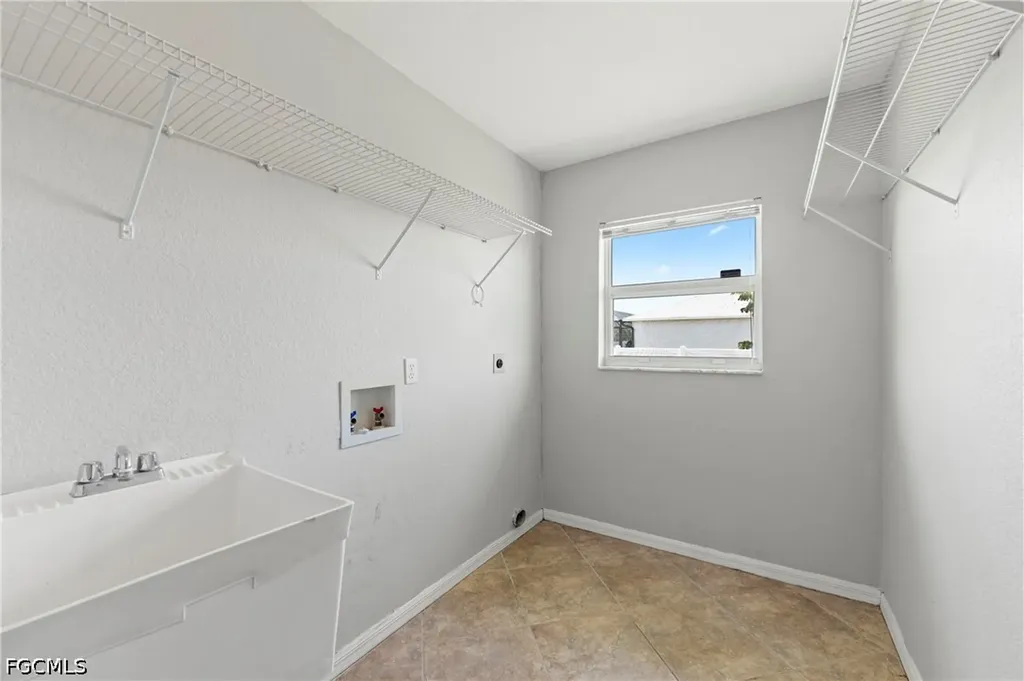 2021 NW Juanita Place Cape Coral FL 33993
