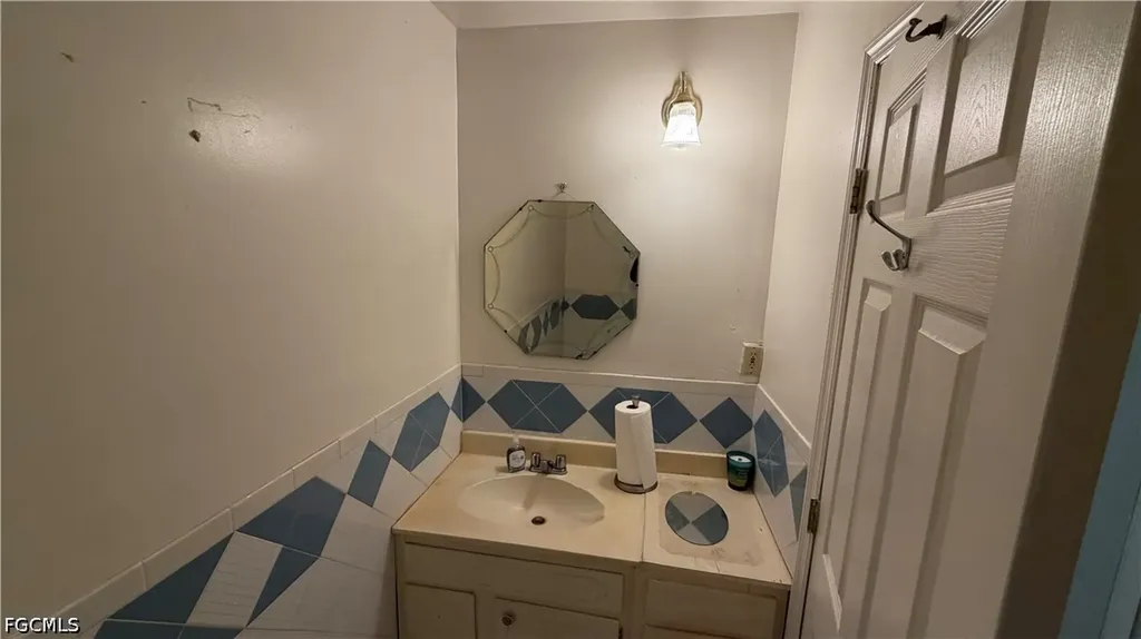 2815 NW 26th Terrace Cape Coral FL 33993