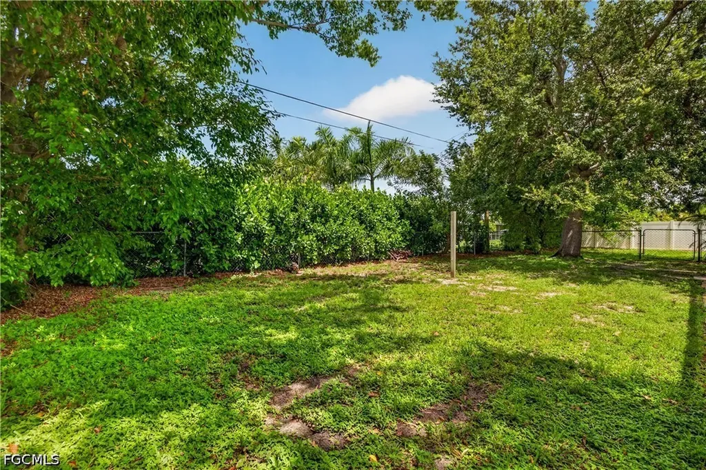1634 Country Club Boulevard Cape Coral FL 33990