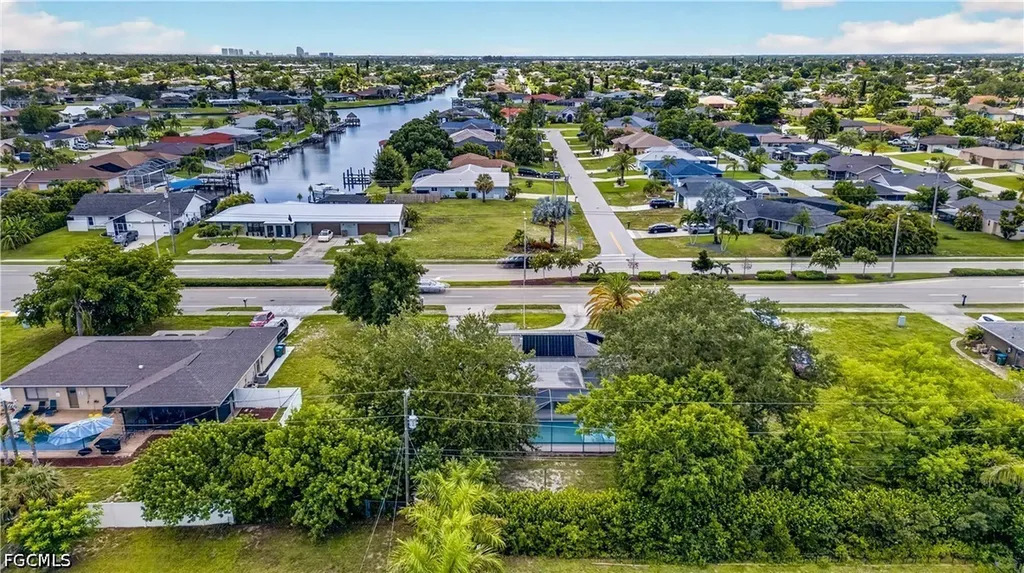 1634 Country Club Boulevard Cape Coral FL 33990