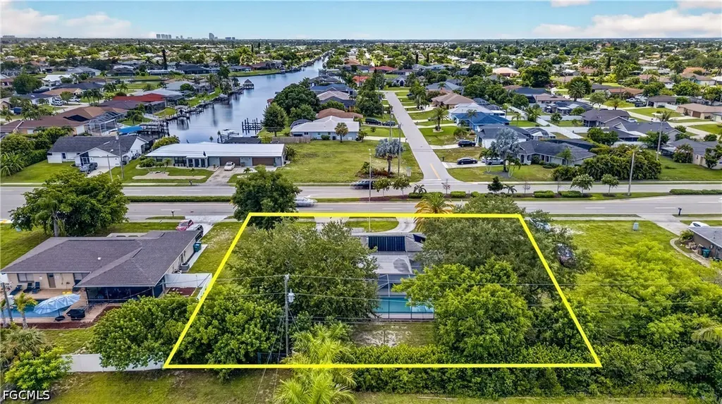 1634 Country Club Boulevard Cape Coral FL 33990