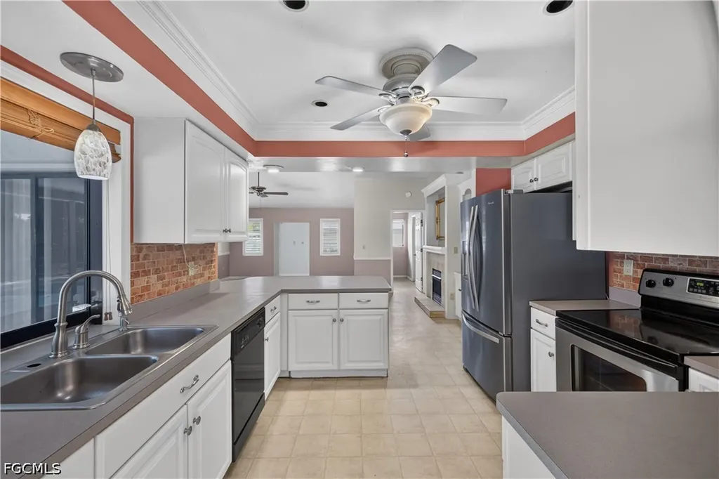 1634 Country Club Boulevard Cape Coral FL 33990