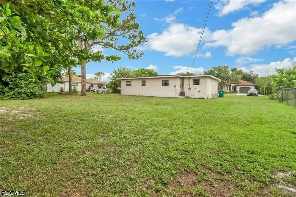 870 109th Avenue N Naples FL 34108