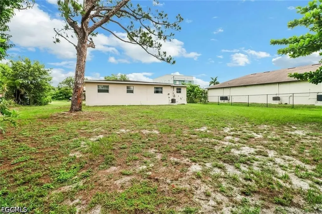 870 109th Avenue N Naples FL 34108