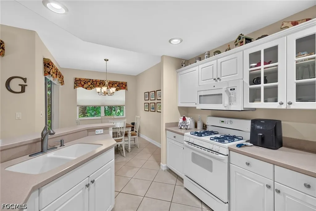 1672 Tarpon Bay Drive S Naples FL 34119
