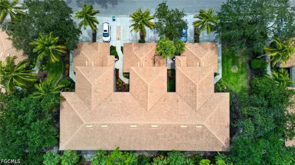 1672 Tarpon Bay Drive S Naples FL 34119