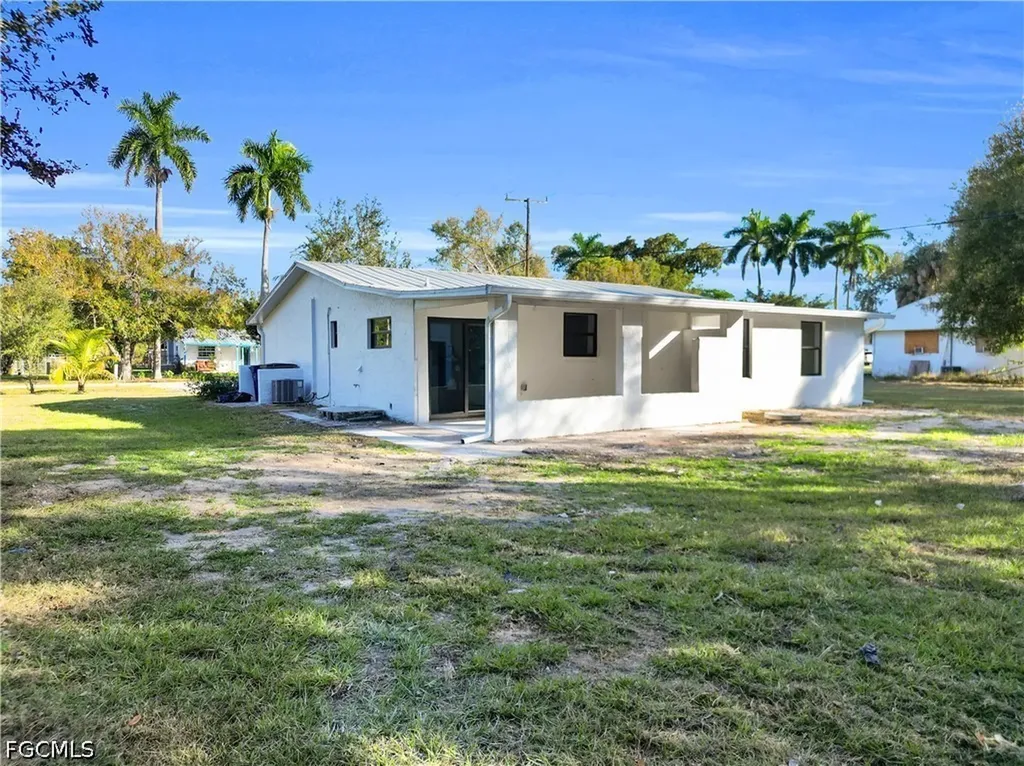 356 New York Drive Fort Myers FL 33905