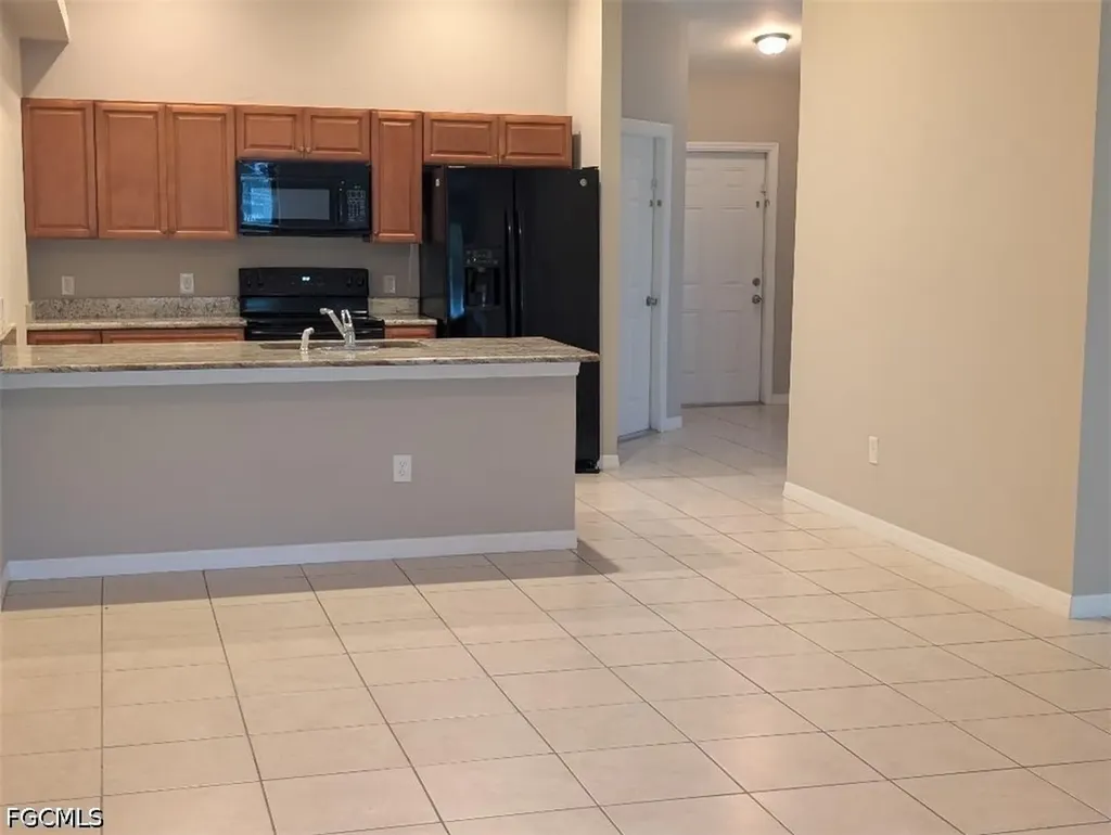 1935 NE 6th Street Cape Coral FL 33909