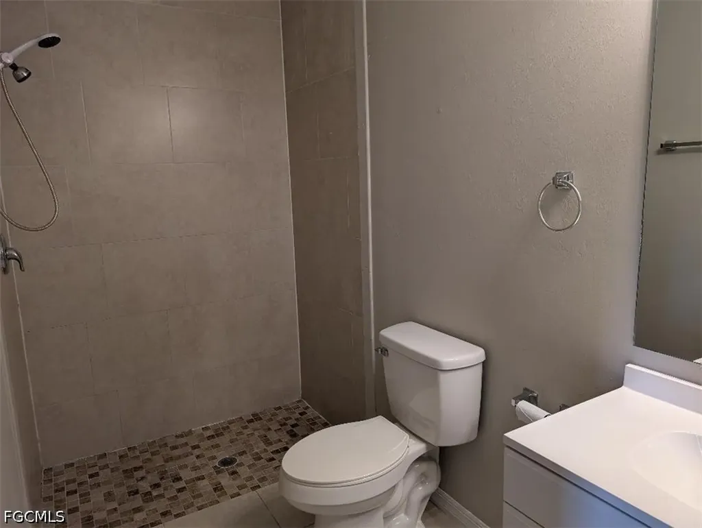 1935 NE 6th Street Cape Coral FL 33909