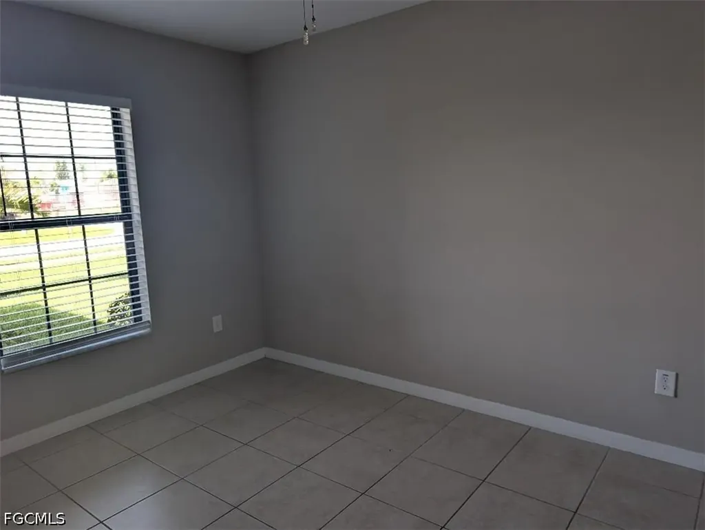 1935 NE 6th Street Cape Coral FL 33909