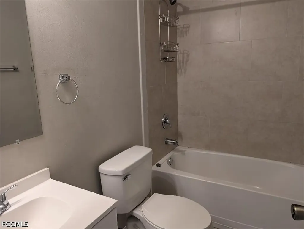 1935 NE 6th Street Cape Coral FL 33909