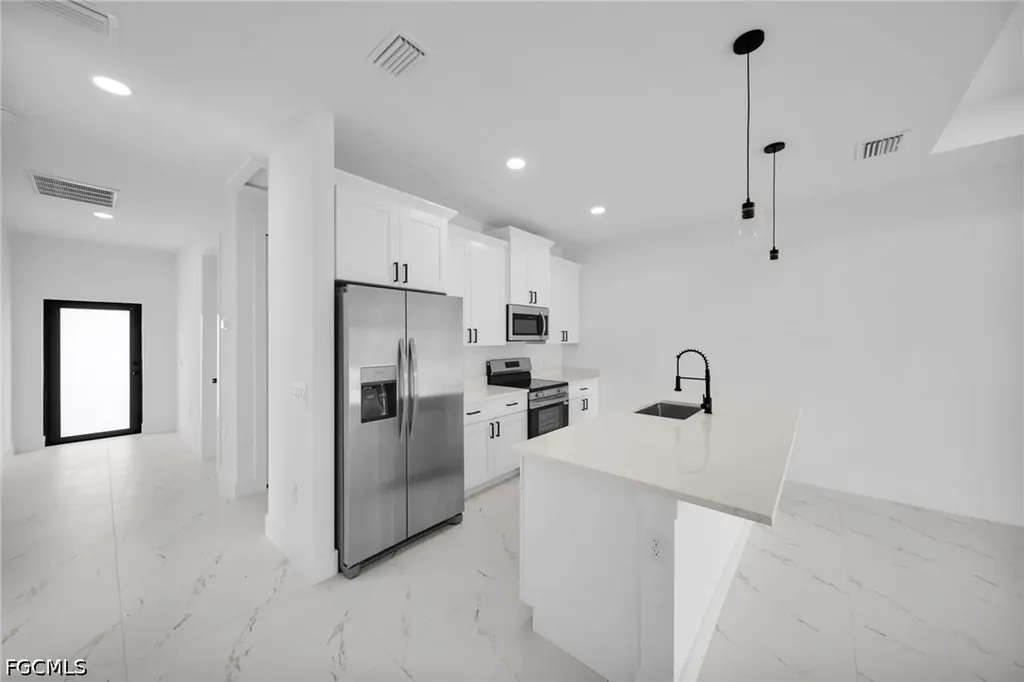 4746 27th Street SW Lehigh Acres FL 33973