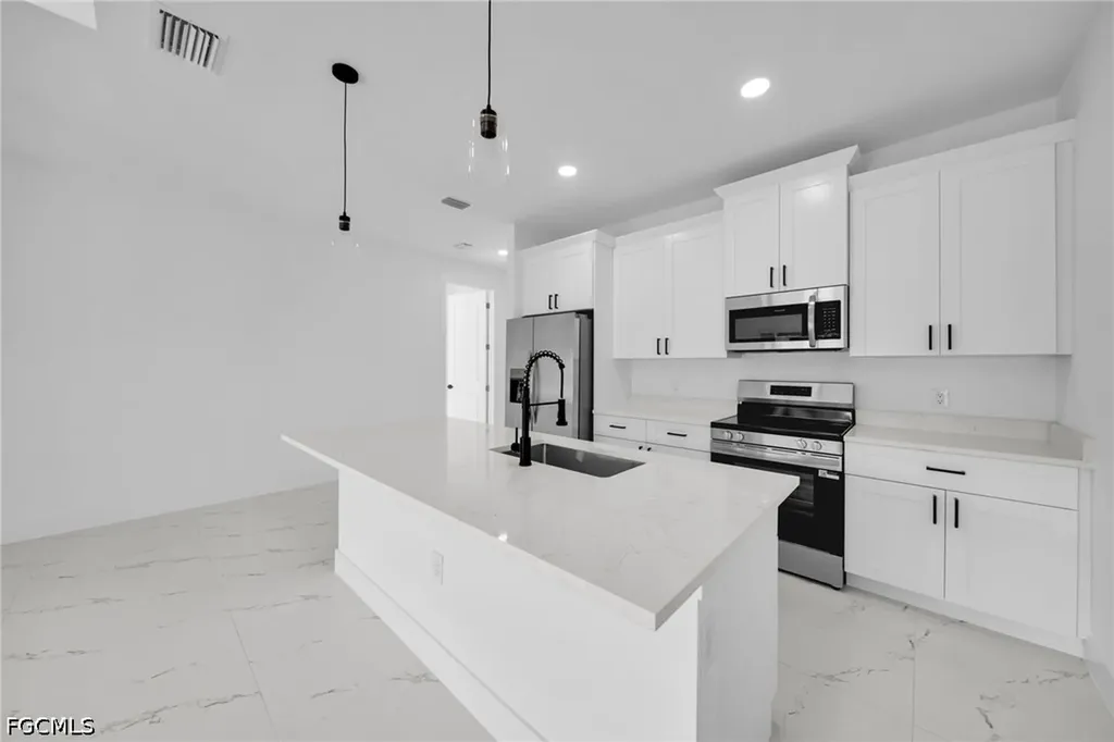 4746 27th Street SW Lehigh Acres FL 33973