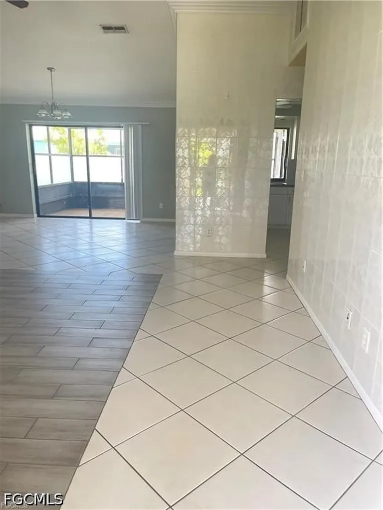 246 SE 7th Street Cape Coral FL 33990