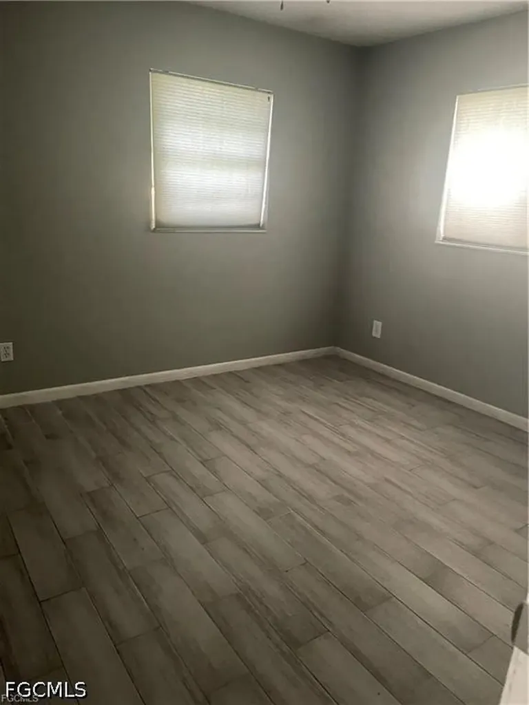 246 SE 7th Street Cape Coral FL 33990