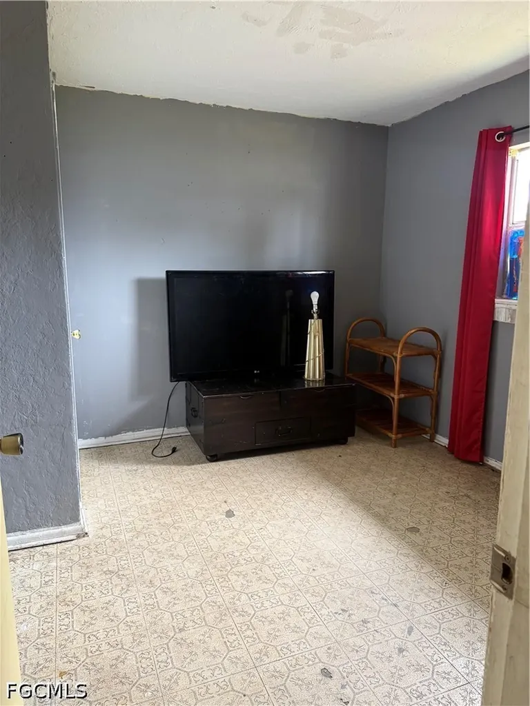 308 Vermont Way Lehigh Acres FL 33936