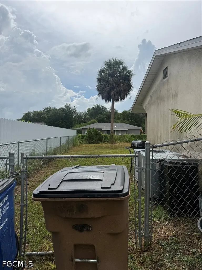 308 Vermont Way Lehigh Acres FL 33936