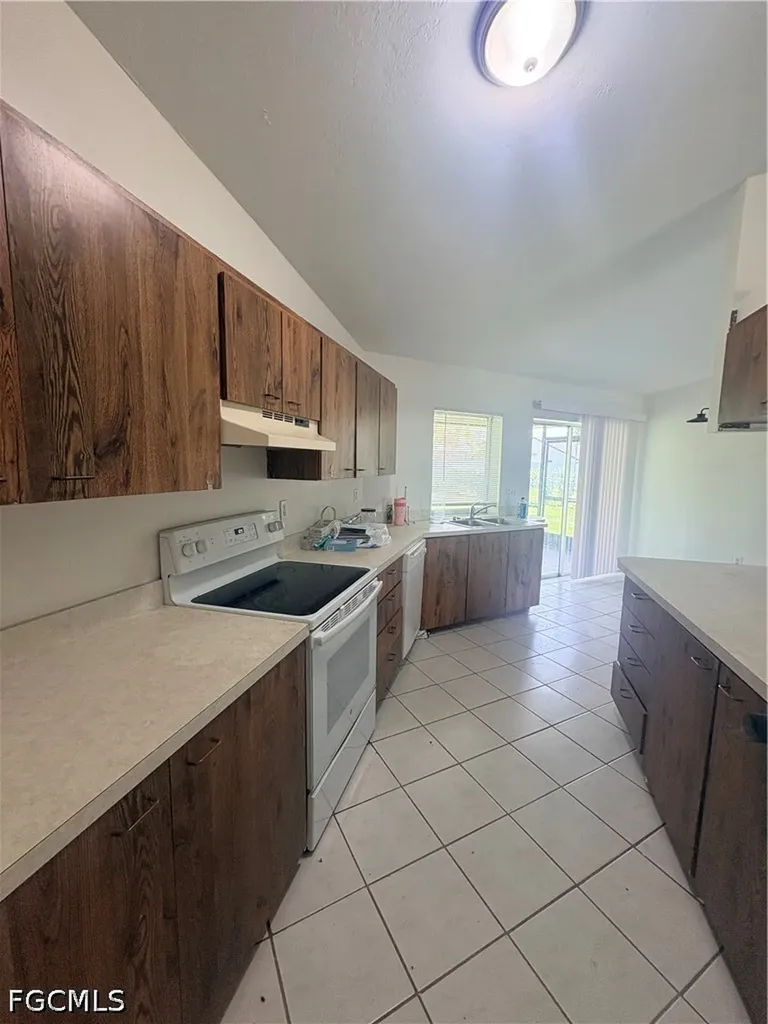 3709 SW 1st Place Cape Coral FL 33914
