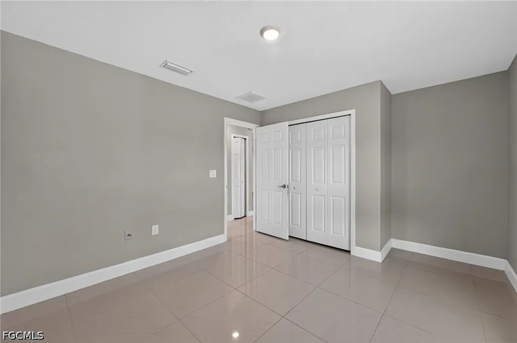 2712 15th Street SW Lehigh Acres FL 33976