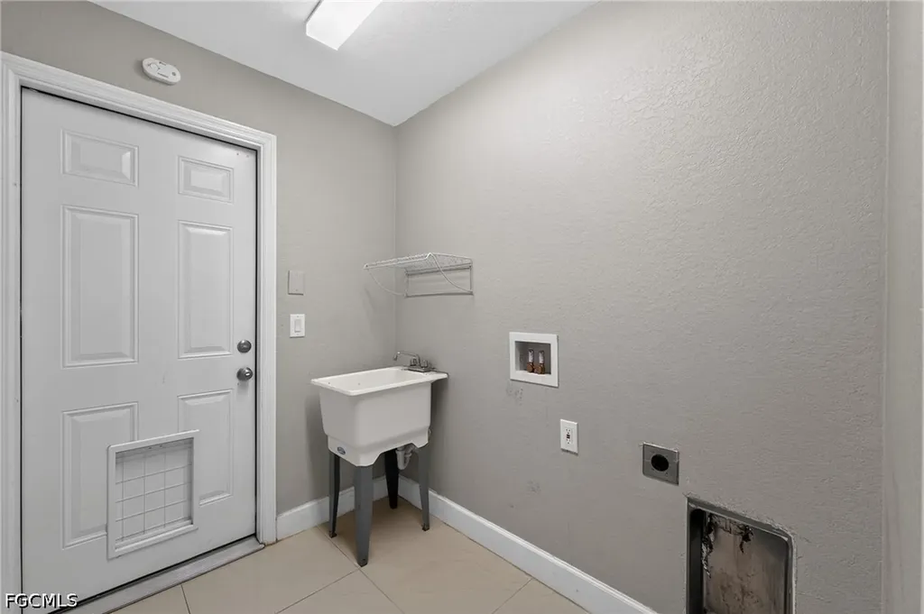 2712 15th Street SW Lehigh Acres FL 33976