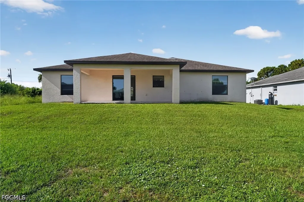 2712 15th Street SW Lehigh Acres FL 33976