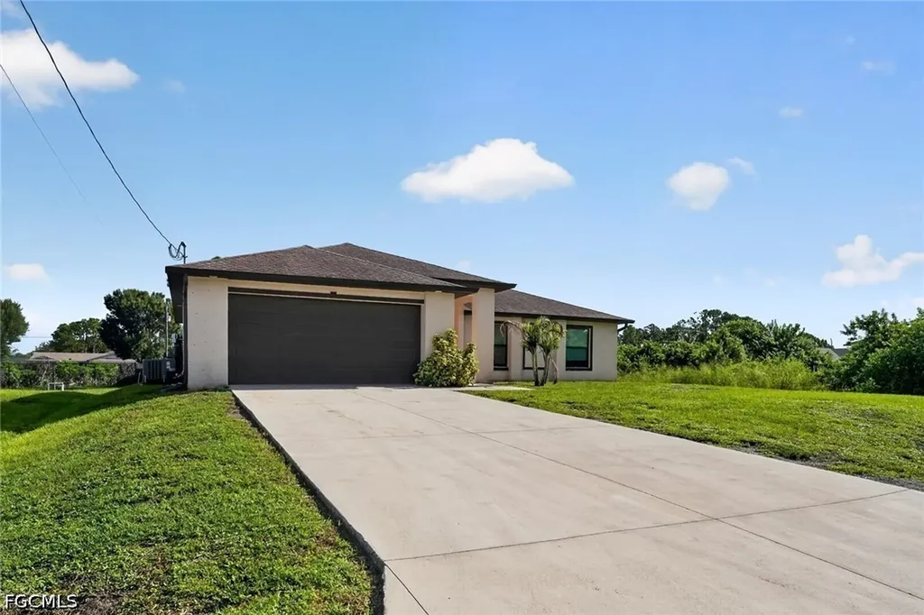 2712 15th Street SW Lehigh Acres FL 33976