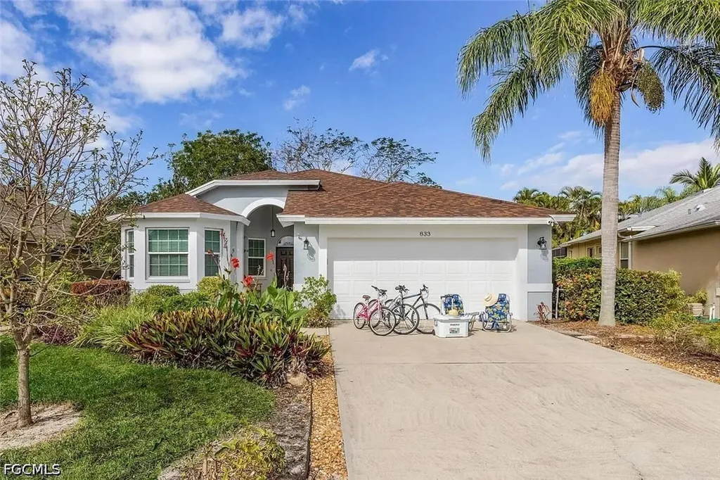 Naples FL, 833 Mount Hood Court