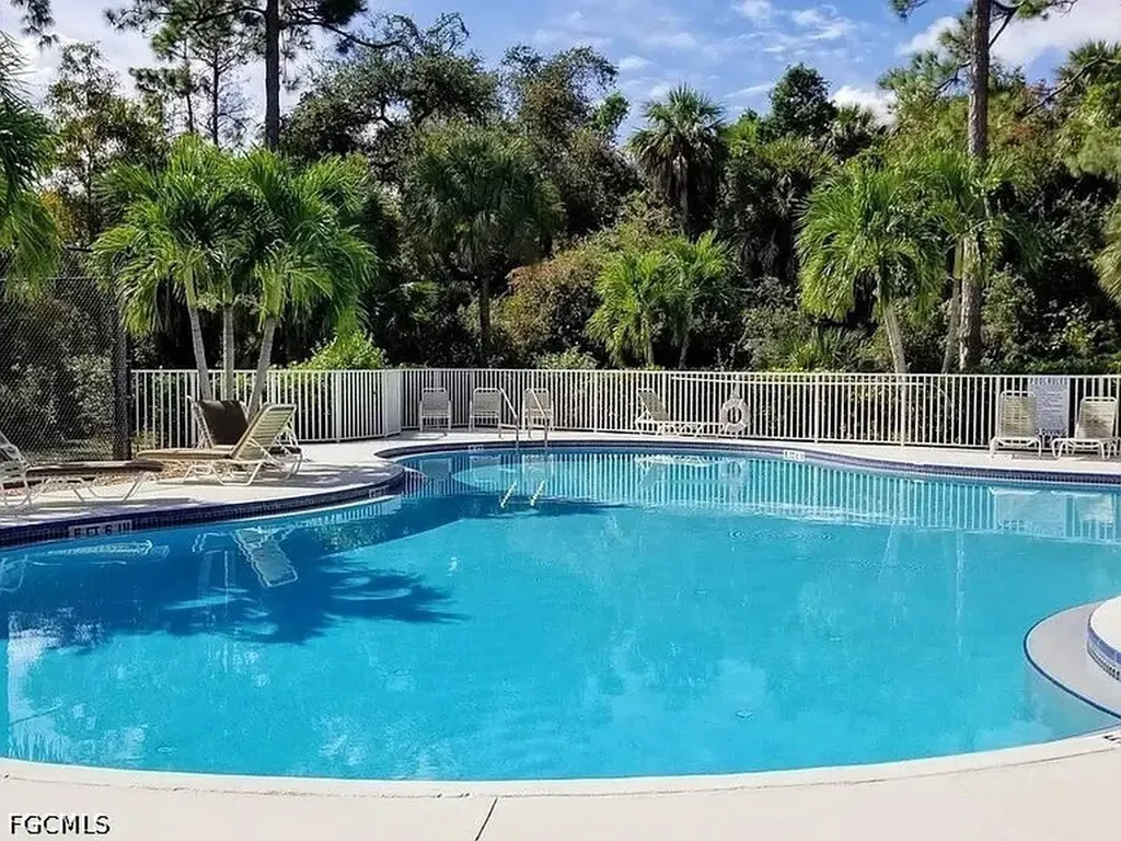 833 Mount Hood Court Naples FL 34104